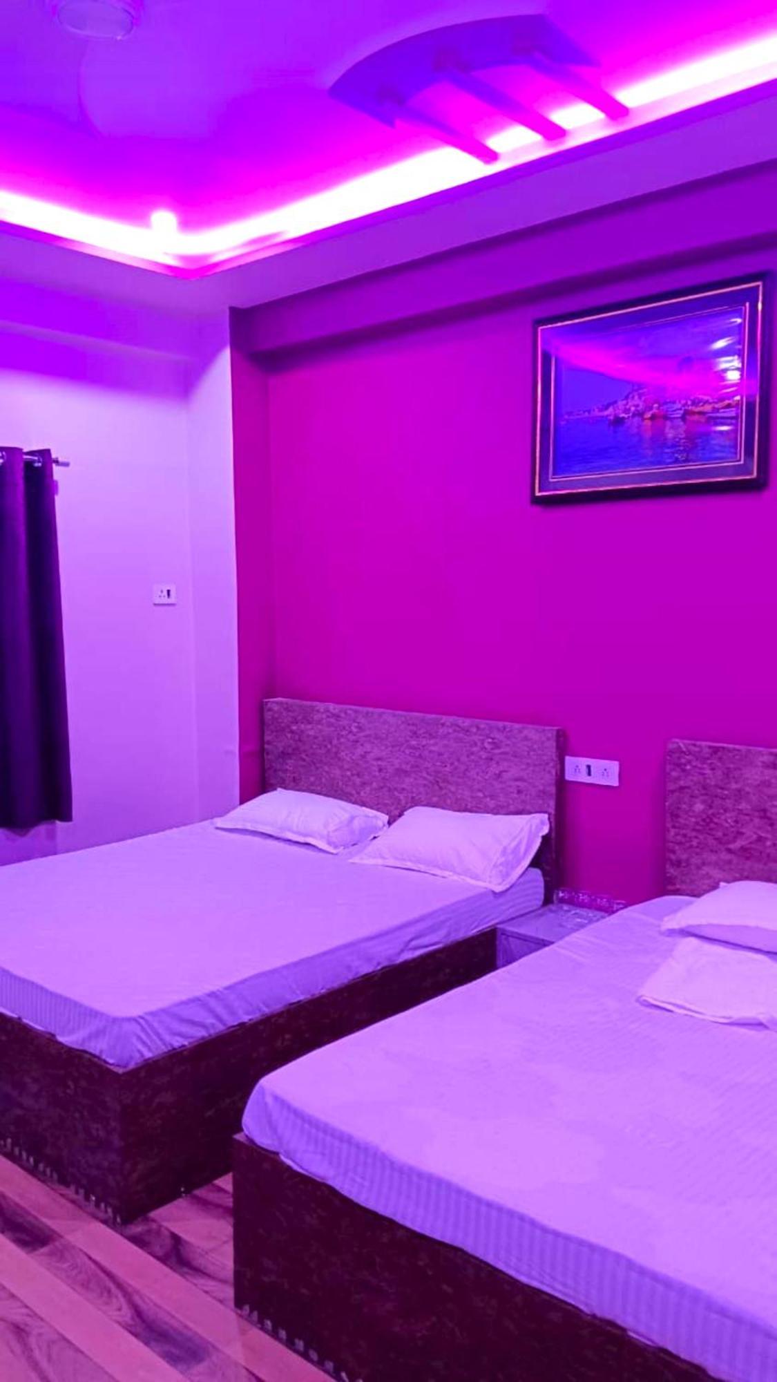 Hotel Kashi Inn Raj Ghat バラナシ エクステリア 写真