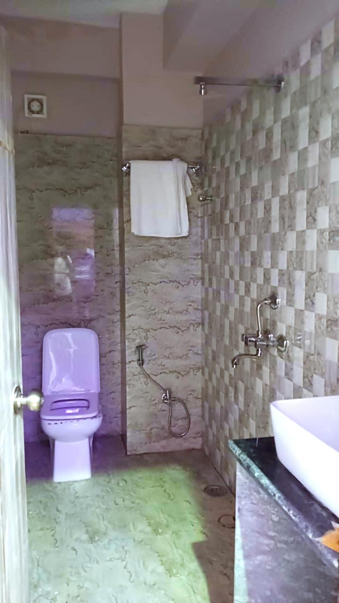 Hotel Kashi Inn Raj Ghat バラナシ エクステリア 写真
