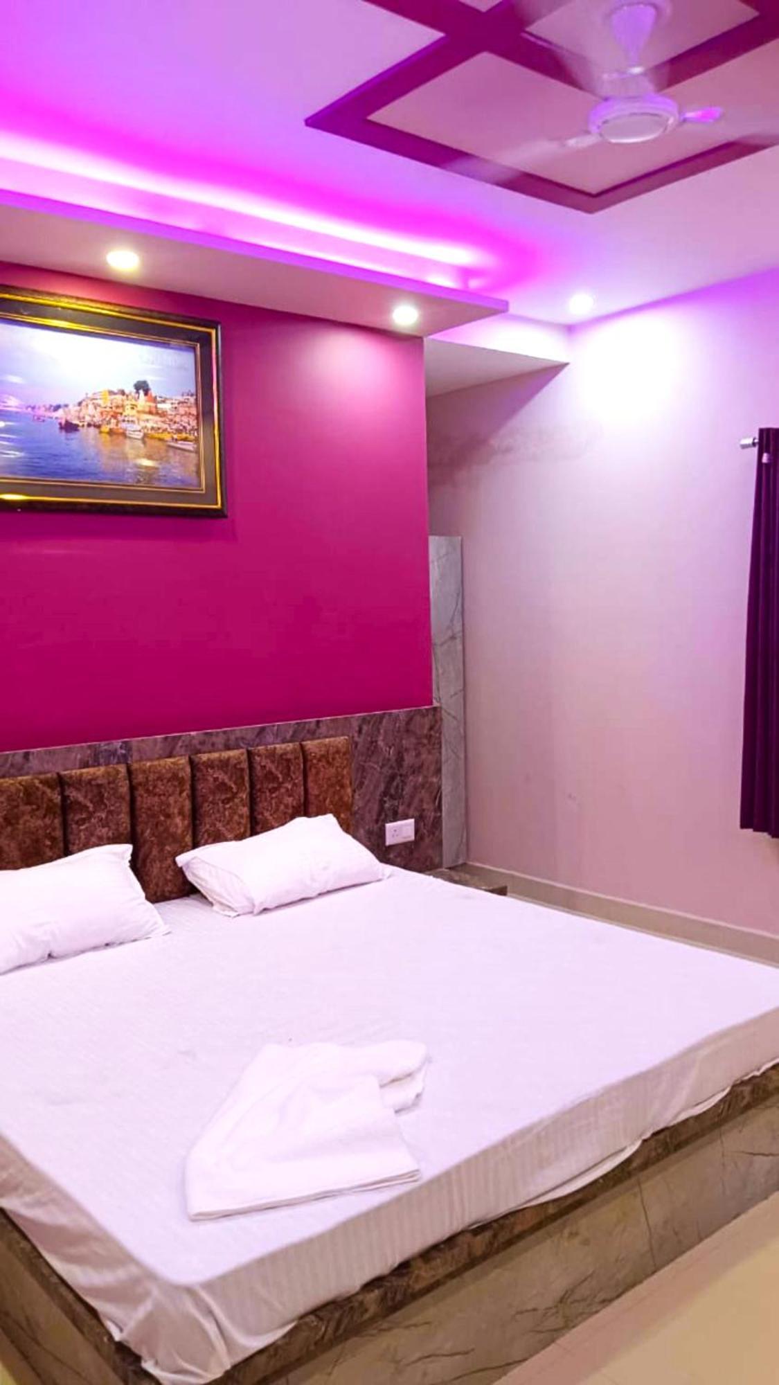 Hotel Kashi Inn Raj Ghat バラナシ エクステリア 写真