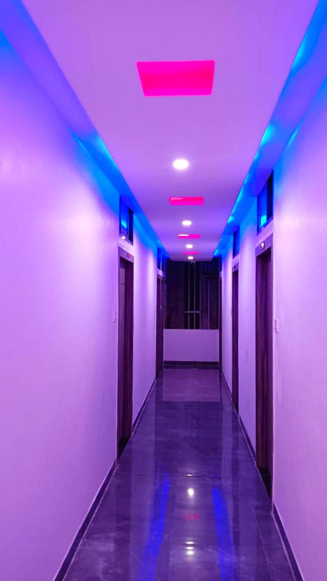 Hotel Kashi Inn Raj Ghat バラナシ エクステリア 写真