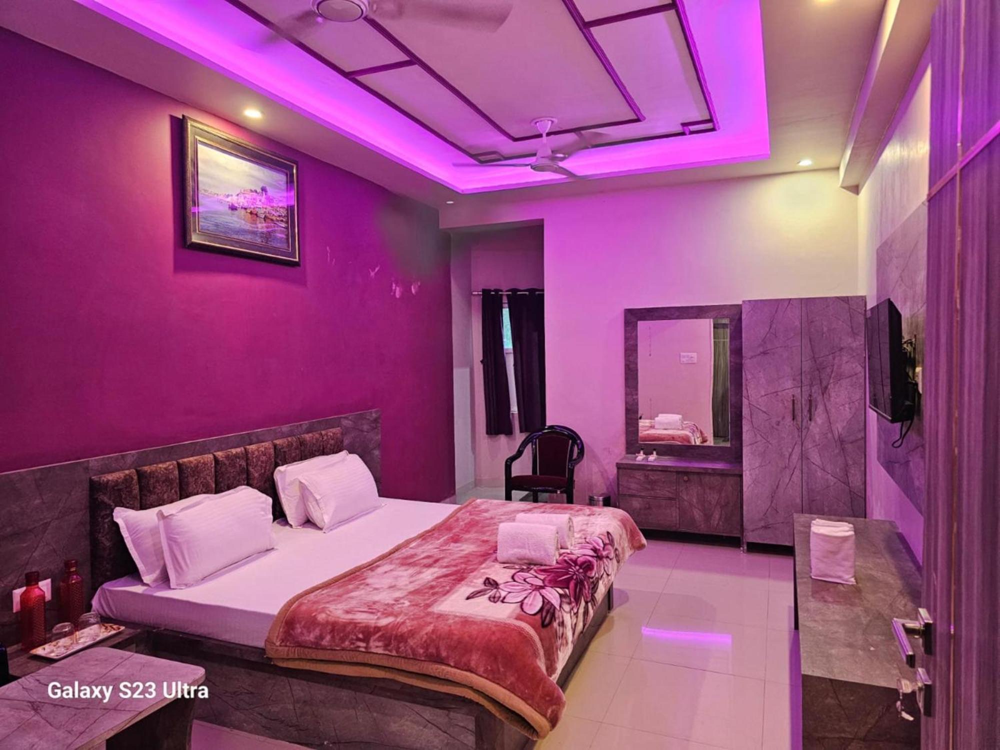 Hotel Kashi Inn Raj Ghat バラナシ エクステリア 写真