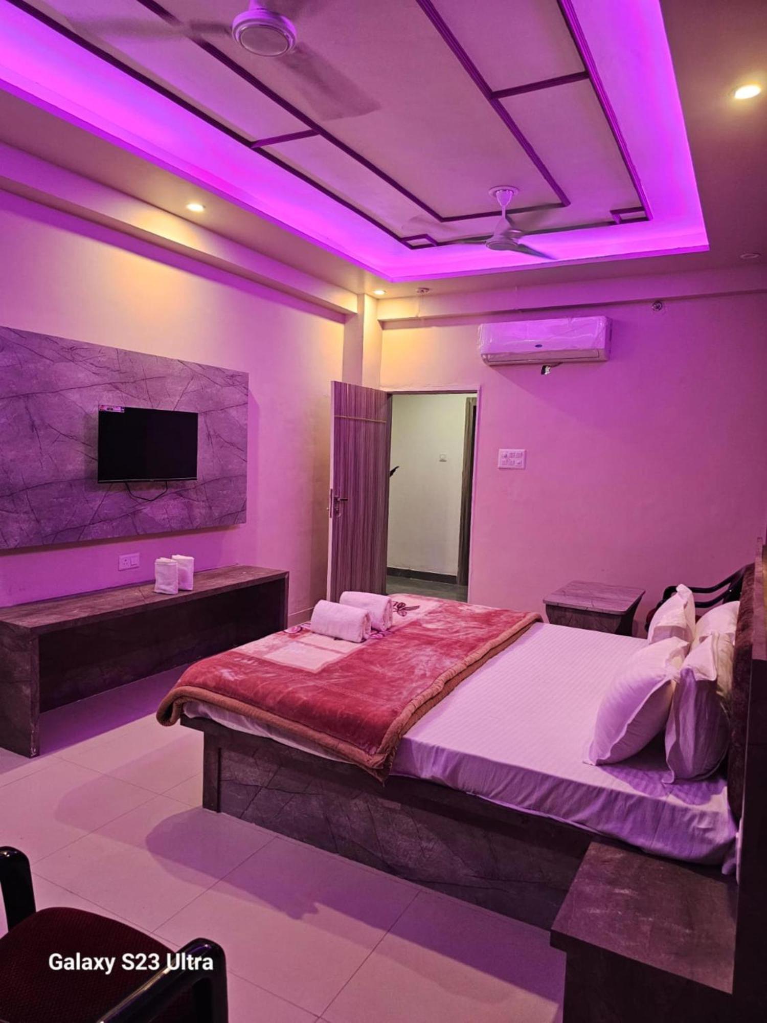 Hotel Kashi Inn Raj Ghat バラナシ エクステリア 写真