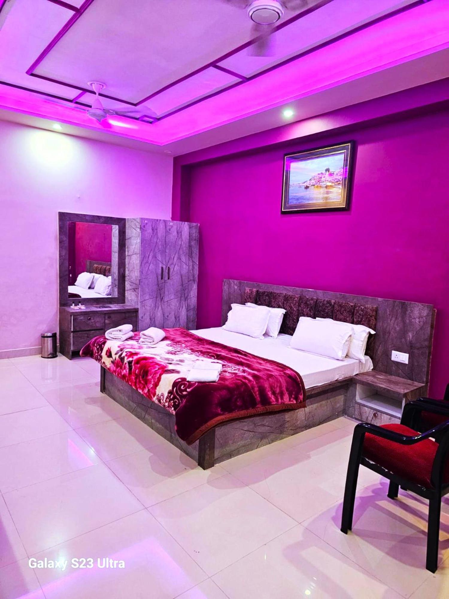 Hotel Kashi Inn Raj Ghat バラナシ エクステリア 写真