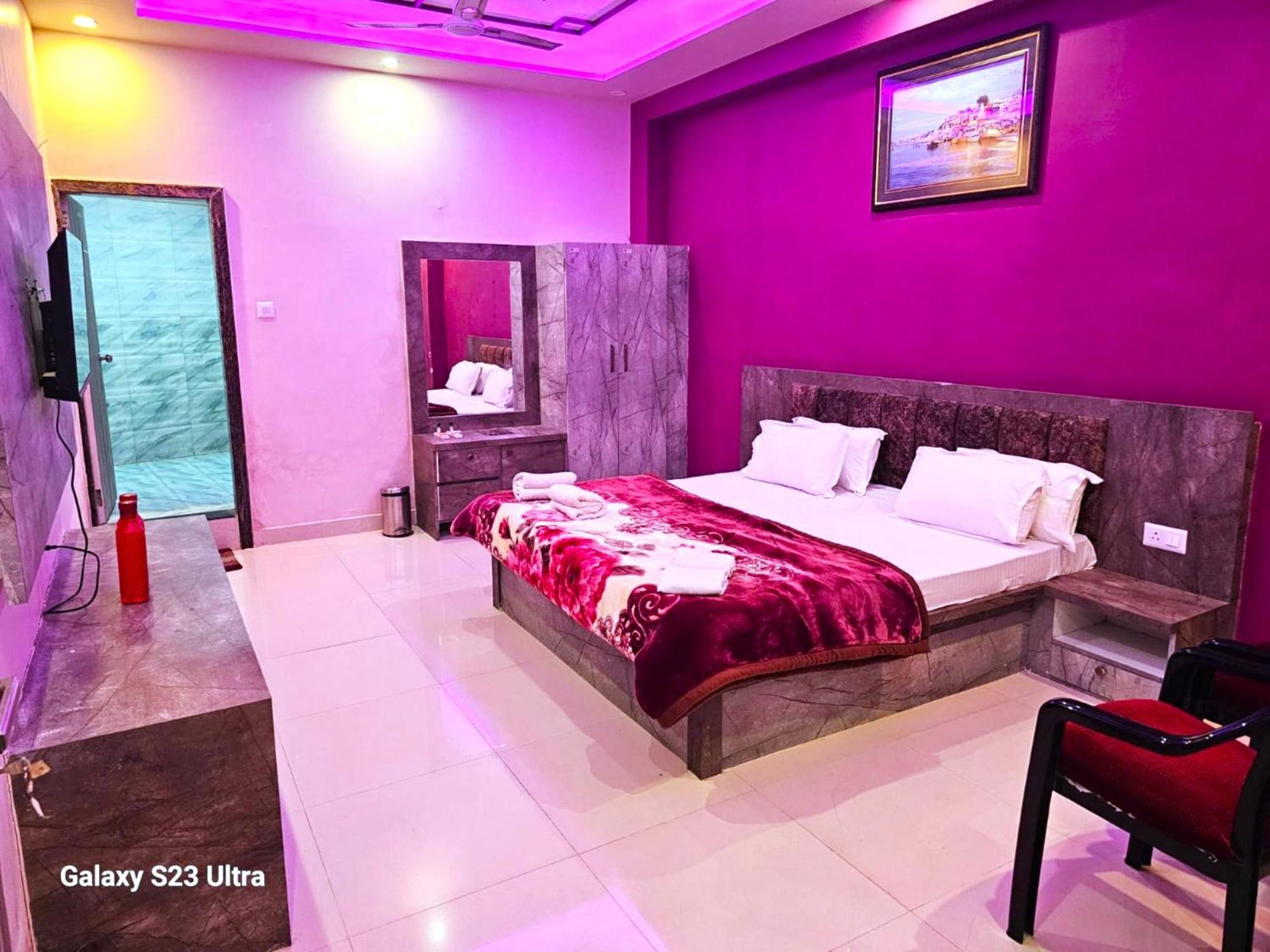 Hotel Kashi Inn Raj Ghat バラナシ エクステリア 写真