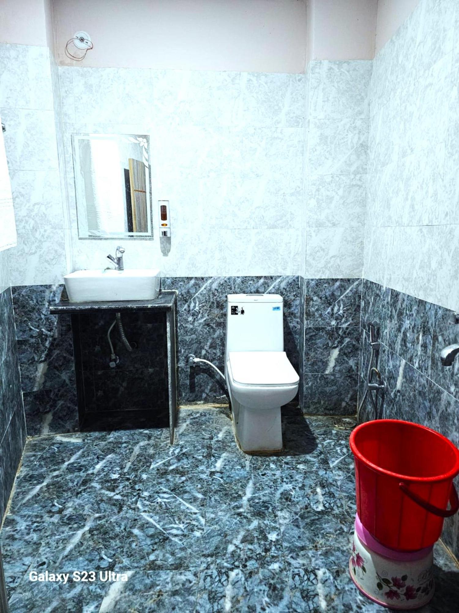 Hotel Kashi Inn Raj Ghat バラナシ エクステリア 写真